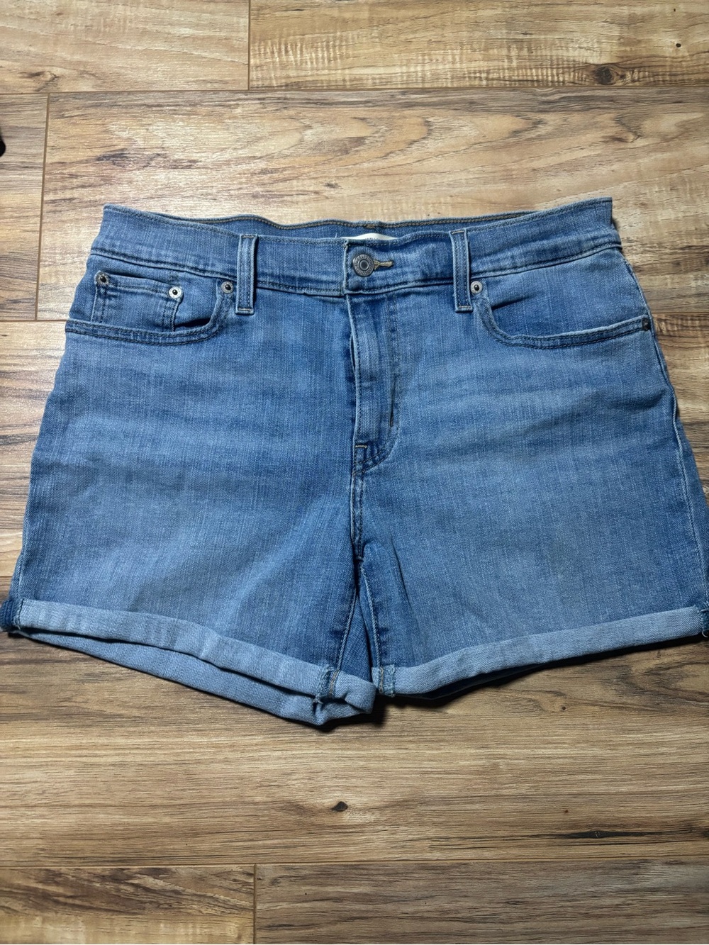 Levi’s shorts